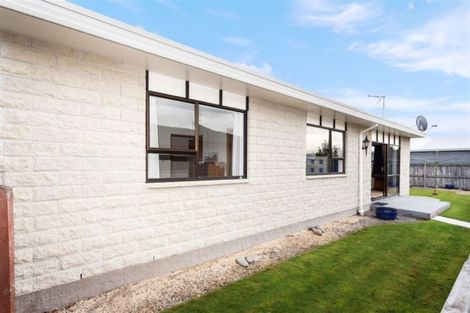 Photo of property in 92c/2 Englefield Road, Northwood, Christchurch, 8051