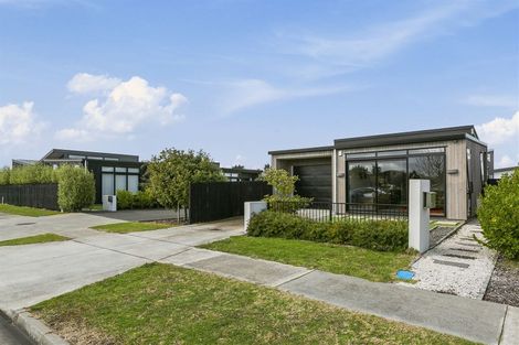 Photo of property in 12 Leadership Crescent, Papakura, 2110