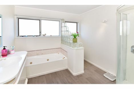 Photo of property in 1/262 Hibiscus Coast Highway, Orewa, 0931