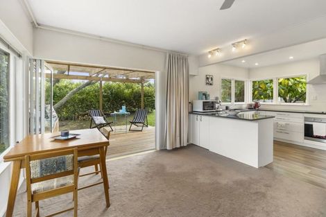 Photo of property in 1/11 Roberts Avenue, Bayswater, Auckland, 0622