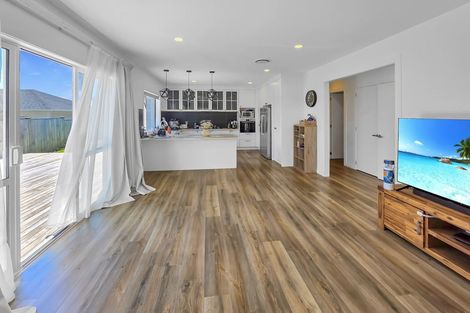 Photo of property in 31 Johns Creek Crescent, Silverdale, 0932