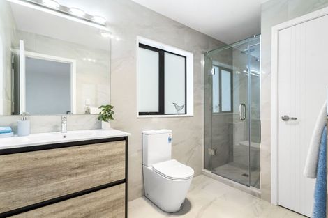 Photo of property in 7 Gladfield Lane, Te Atatu Peninsula, Auckland, 0610