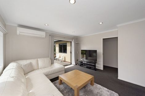 Photo of property in 53 Saint James Drive, Huntington, Hamilton, 3210