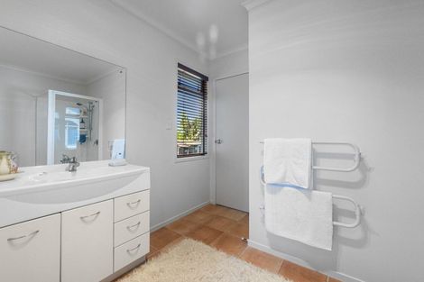 Photo of property in Cotswold Court, 2/8 Cheyne Road, Pyes Pa, Tauranga, 3112