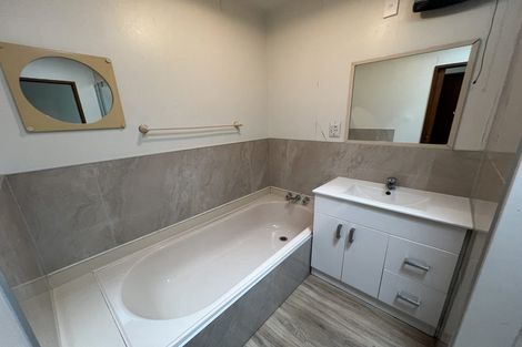 Photo of property in 262 Riccarton Road, Upper Riccarton, Christchurch, 8041