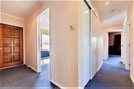 Photo of property in 8 Broadfield Street, Massey, Auckland, 0614