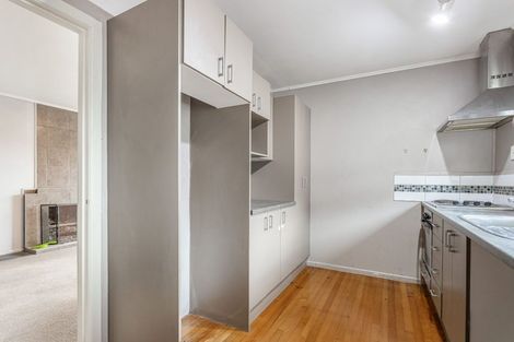 Photo of property in 15 Paton Avenue, Te Atatu South, Auckland, 0610