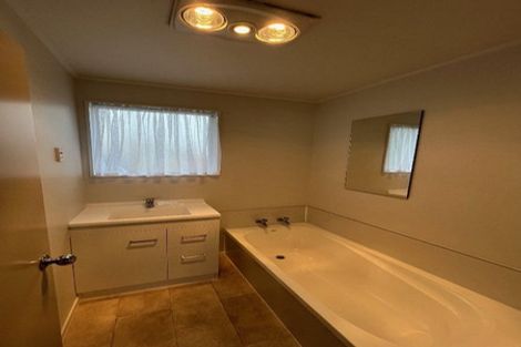 Photo of property in 220 Waitemata Drive, Ranui, Auckland, 0612