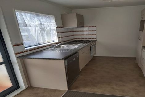 Photo of property in 6 Rickards Place, New Lynn, Auckland, 0600