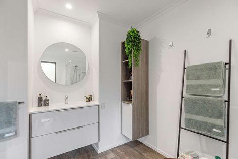 Photo of property in 19 Ashburn Lane, Awapuni, Palmerston North, 4412