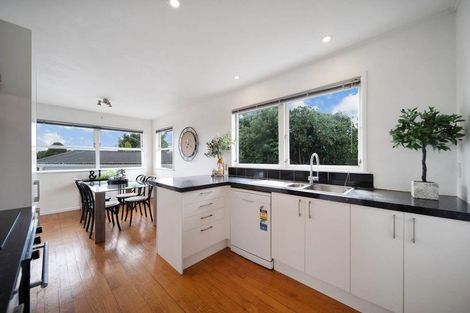 Photo of property in 1/363 Pakuranga Road, Pakuranga Heights, Auckland, 2010