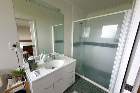 Photo of property in 29 Samara Place, Clendon Park, Auckland, 2103
