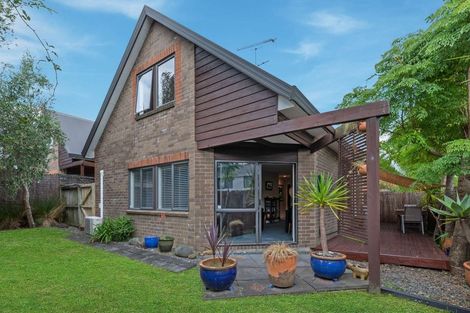Photo of property in 8/37 Fields Parade, Oteha, Auckland, 0632