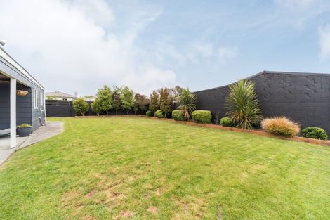 Photo of property in 9 Hinau Place, Cloverlea, Palmerston North, 4412