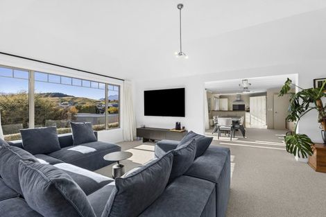 Photo of property in 100 Kings Drive, Wanaka, 9305