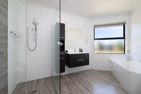 Photo of property in 6 Westmere Drive, Tasman, Upper Moutere, 7173