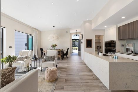 Photo of property in 7 Syd Grant Crescent, Orewa, 0931