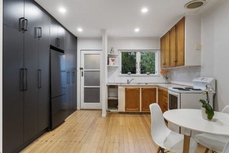 Photo of property in 1/420 Beach Road, Mairangi Bay, Auckland, 0630