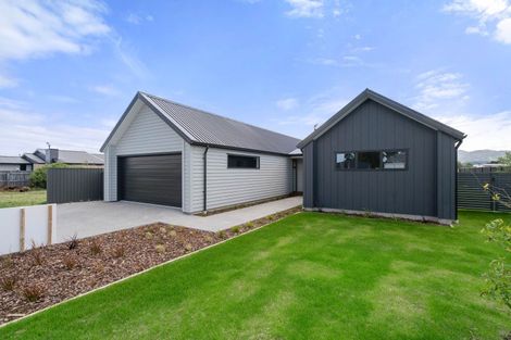 Photo of property in 11 Hereford Drive, Carterton, 5713