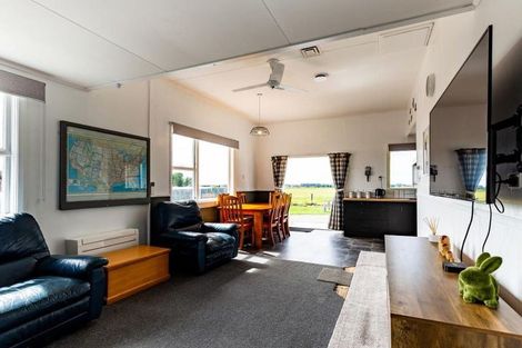 Photo of property in 15 Timaru Road, Waimate, 7924
