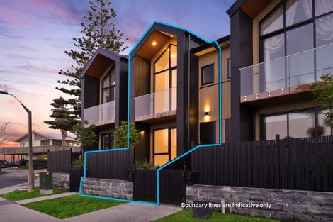 Photo of property in 27a Dawnhaven Drive, Te Atatu Peninsula, Auckland, 0610