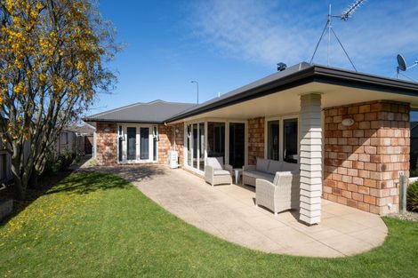 Photo of property in 7 Norfolk Drive, Cambridge, 3434