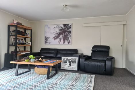 Photo of property in 23 Luckens Road, West Harbour, Auckland, 0618