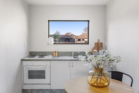 Photo of property in 18 Auburn Avenue, Upper Riccarton, Christchurch, 8041