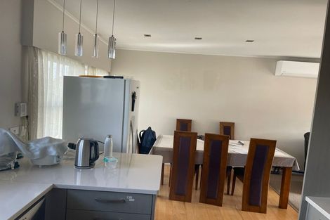 Photo of property in 39 Megan Avenue, Pakuranga Heights, Auckland, 2010