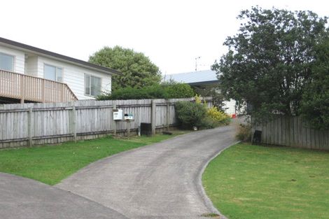 Photo of property in 10 Flaunty Place, West Harbour, Auckland, 0618