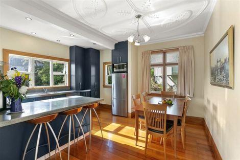 Photo of property in 100 Creswick Terrace, Northland, Wellington, 6012