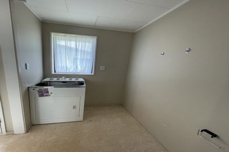 Photo of property in 2/33 Reid Road, New Lynn, Auckland, 0600