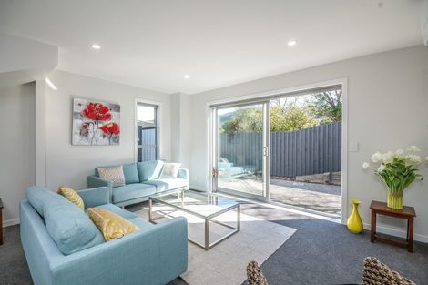 Photo of property in 27e Ranui Terrace, Tawa, Wellington, 5028