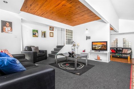 Photo of property in 18 Hoylake Place, Wattle Downs, Auckland, 2103