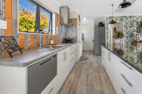 Photo of property in 3 Augustus Earle Place, Pukehangi, Rotorua, 3015