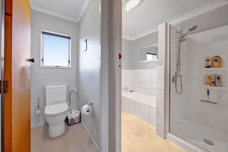 Photo of property in 34 Branch Road, Highlands Park, New Plymouth, 4312