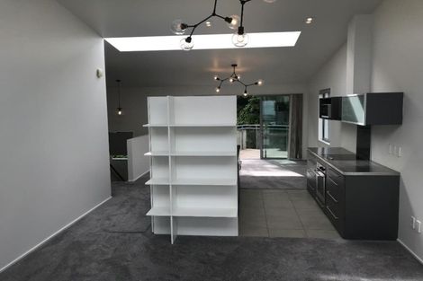 Photo of property in 17/2 Onslow Road, Khandallah, Wellington, 6035