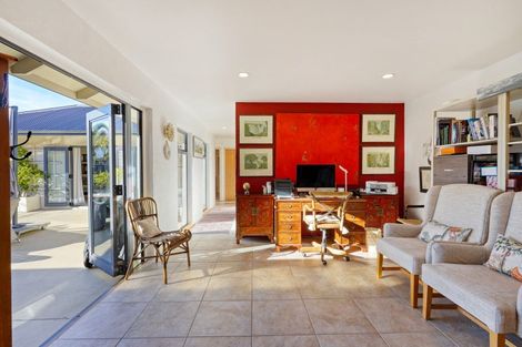 Photo of property in 1 Hikanui Place, Havelock North, 4130