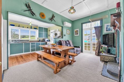 Photo of property in 225 Bridge Street, Eltham, 4322