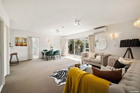 Photo of property in 2/957a Beach Road, Torbay, Auckland, 0630