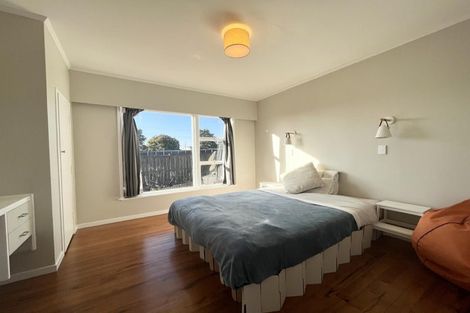 Photo of property in 15 Pleasant Road, Glen Eden, Auckland, 0602