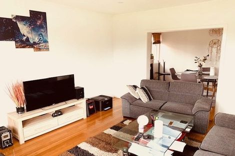 Photo of property in 32 Reid Road, New Lynn, Auckland, 0600