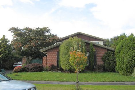 Photo of property in 37 Sayers Crescent, Ilam, Christchurch, 8041