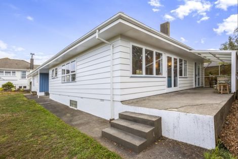 Photo of property in 3 Larsen Crescent, Tawa, Wellington, 5028