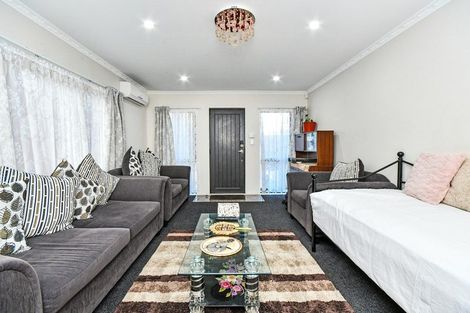 Photo of property in 5d Clendon Place, Manurewa, Auckland, 2102