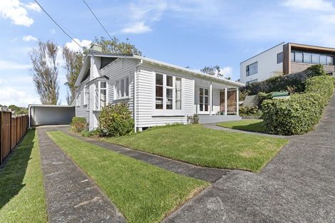 Photo of property in 3 Barrett Street, Westown, New Plymouth, 4310