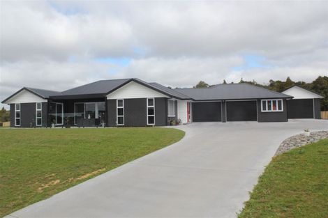 Photo of property in 130 Karanui Road, Te Kamo, Kamo, 0185