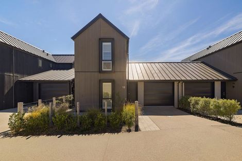 Photo of property in 18 Chapman Way, Jacks Point, 9371