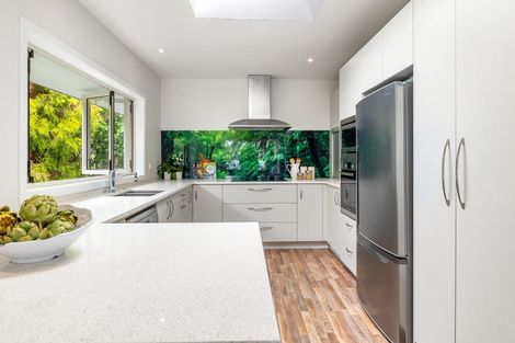 Photo of property in 22 Tiri Road, Milford, Auckland, 0620