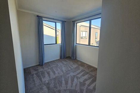 Photo of property in 6 Wai Place, Westgate, Auckland, 0614